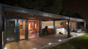 Kombi sauna dom s prístreškom a vírivkou
