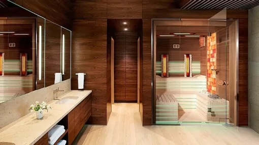 Vnútorná infrasauna so soľnou stenou Vnútorná infrasauna so soľnou stenou
